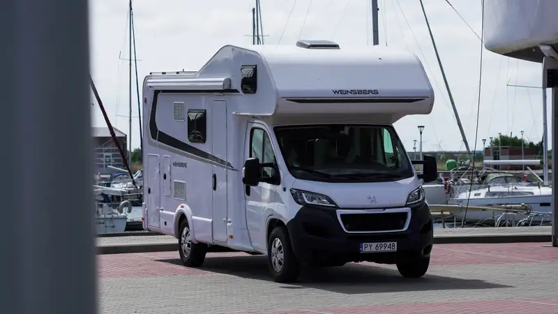 Kamper w Dechę, Darłowo